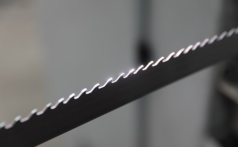 阜阳双金属带锯条产生切削噪音的原因具体有哪些？